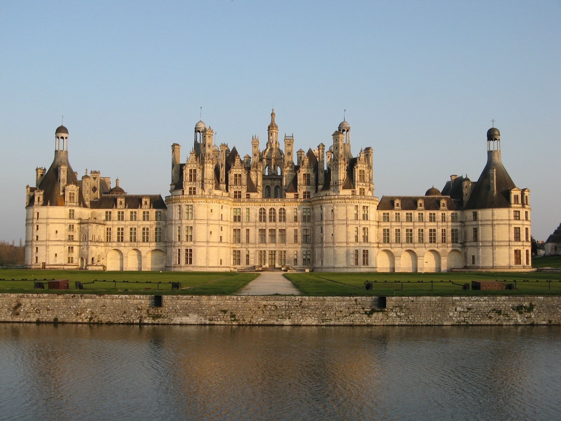 Château de Chambord at golden hour