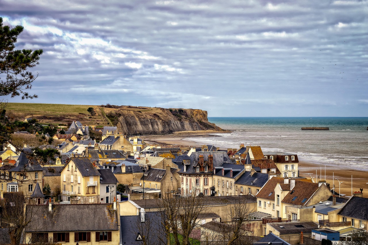 Arromanches-les-Bains and its cliffs