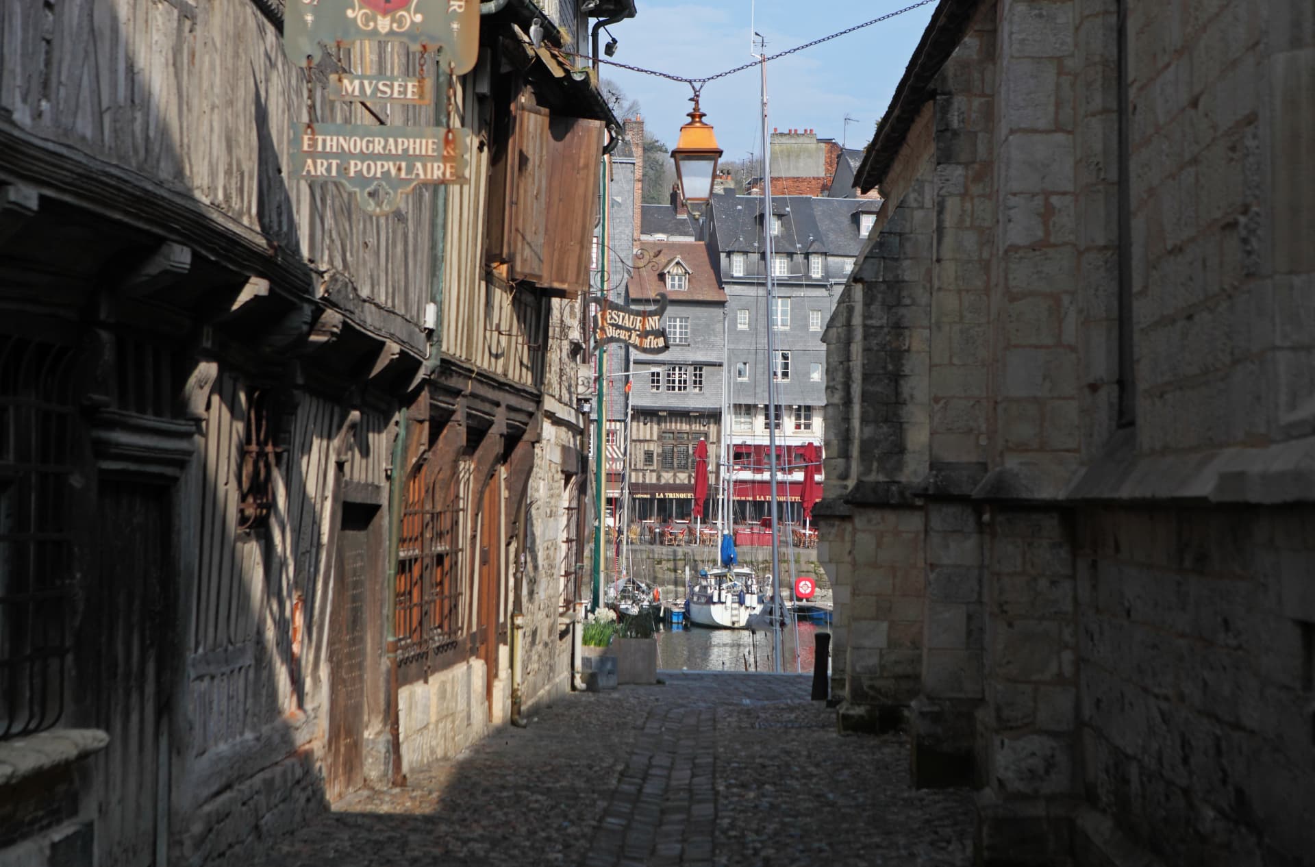 Cobbled lane leading down to the harbour