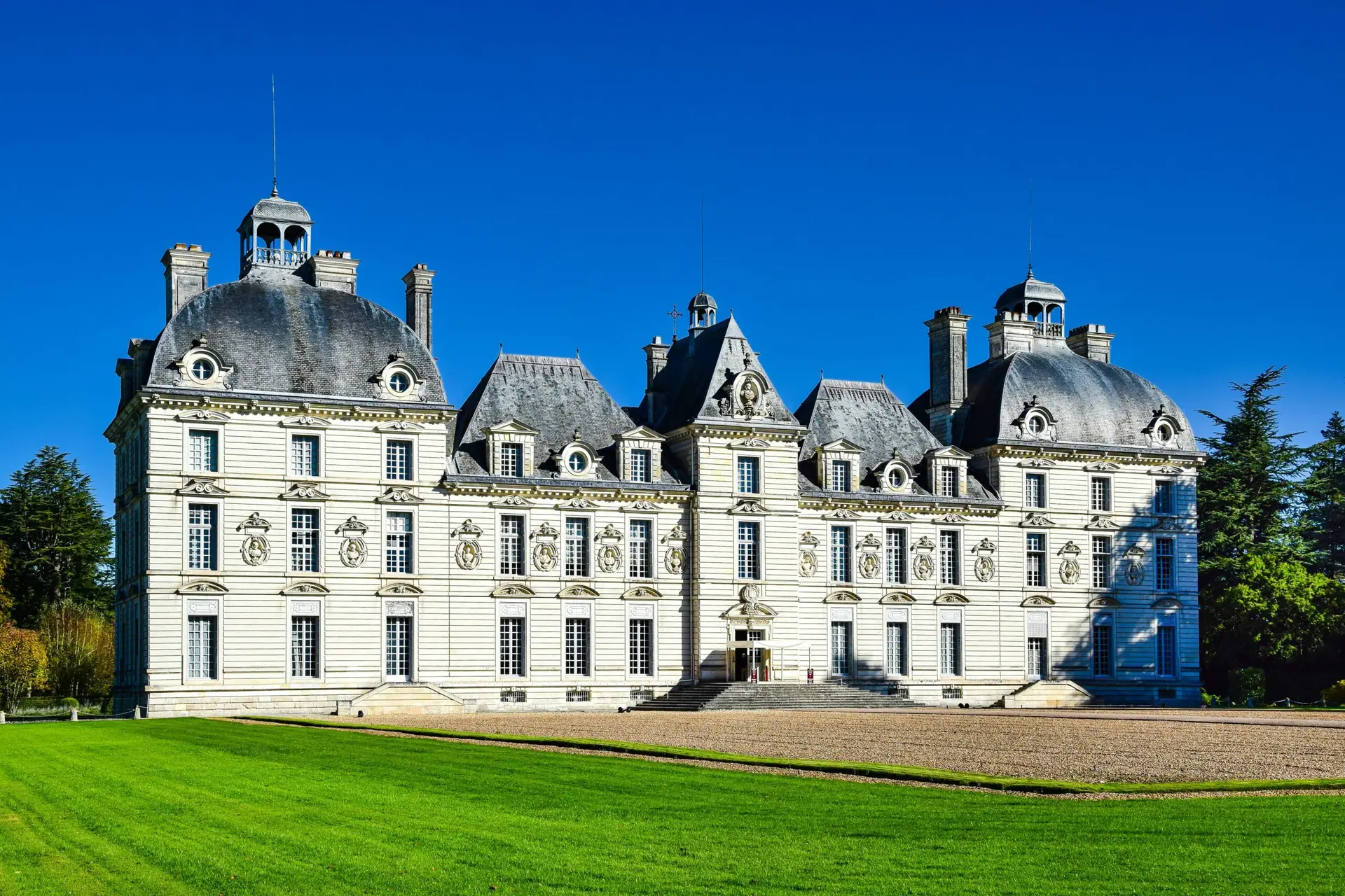 All-Inclusive Private Loire Valley Castle Tour chev